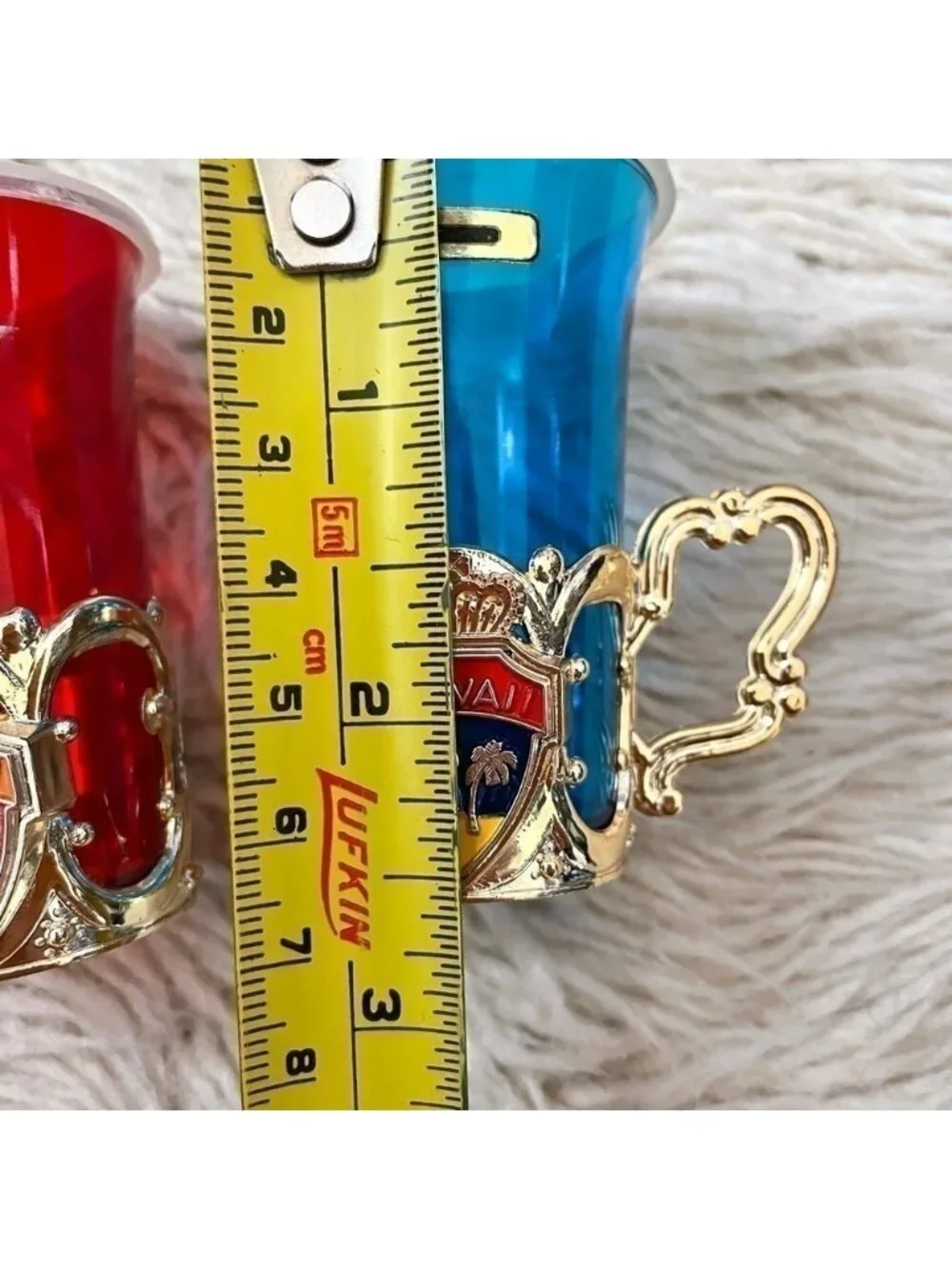 Vintage Hawaii Red Blue Plastic Salt & Pepper Shakers - made in Japan 🇯🇵